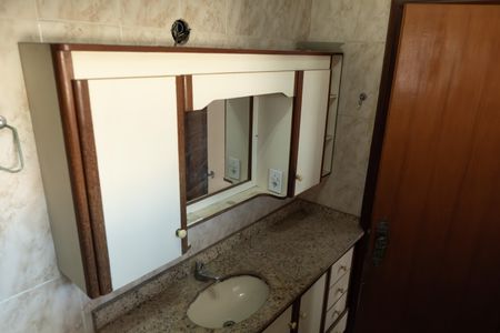 Casa à venda com 350m², 2 quartos e 6 vagasBanheiro 2