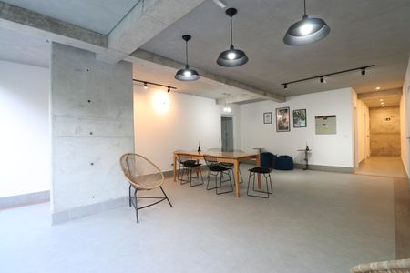 Apartamento à venda com 37m², 1 quarto e sem vagaÁrea comum - Salão de festas