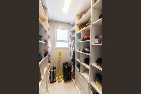 Apartamento à venda com 111m², 3 quartos e 2 vagas Apartamento à venda com 111m², 3 quartos e 2 vagasCloset da suíte