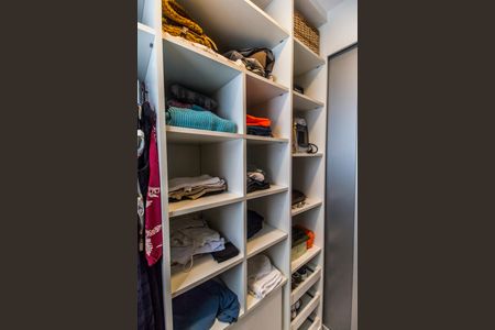 Apartamento à venda com 111m², 3 quartos e 2 vagas Apartamento à venda com 111m², 3 quartos e 2 vagasCloset da suíte