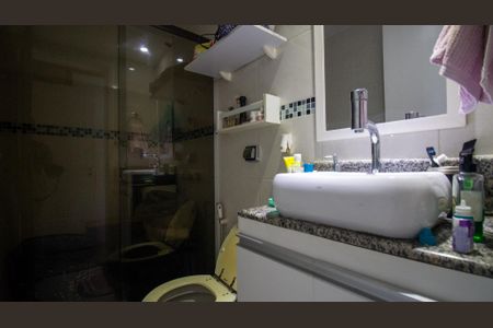 Apartamento à venda com 201m², 4 quartos e 2 vagas Apartamento à venda com 201m², 4 quartos e 2 vagasBanheiro da Suíte 2