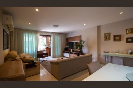 Apartamento à venda com 201m², 4 quartos e 2 vagas Apartamento à venda com 201m², 4 quartos e 2 vagasSala