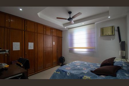 Apartamento à venda com 201m², 4 quartos e 2 vagas Apartamento à venda com 201m², 4 quartos e 2 vagasSuíte 1