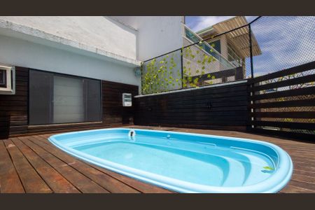 Apartamento à venda com 201m², 4 quartos e 2 vagas Apartamento à venda com 201m², 4 quartos e 2 vagasVaranda