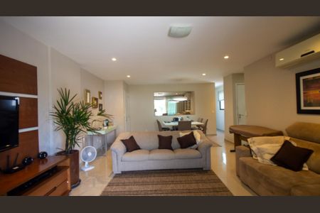 Apartamento à venda com 201m², 4 quartos e 2 vagas Apartamento à venda com 201m², 4 quartos e 2 vagasSala