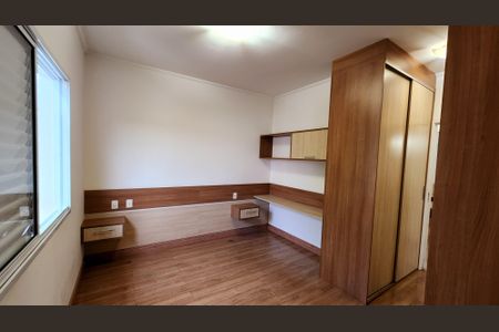 Casa de condomínio à venda com 130m², 3 quartos e 2 vagas Casa de condomínio à venda com 130m², 3 quartos e 2 vagasQuarto Suíte