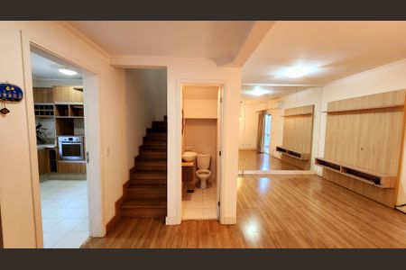 Casa de condomínio à venda com 130m², 3 quartos e 2 vagas Casa de condomínio à venda com 130m², 3 quartos e 2 vagasSala