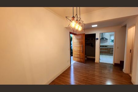 Casa de condomínio à venda com 130m², 3 quartos e 2 vagas Casa de condomínio à venda com 130m², 3 quartos e 2 vagasSala