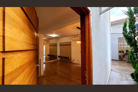 Casa de condomínio à venda com 130m², 3 quartos e 2 vagas Casa de condomínio à venda com 130m², 3 quartos e 2 vagasEntrada