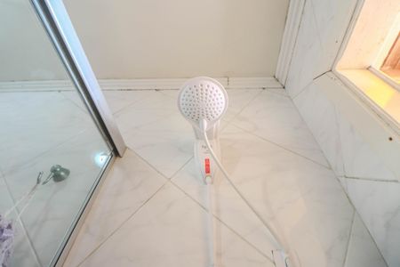 Casa à venda com 175m², 2 quartos e 2 vagasBanheiro