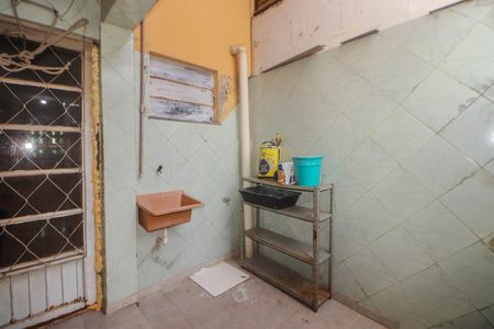 Casa à venda com 175m², 2 quartos e 2 vagasCasa 2 - Área de Serviço