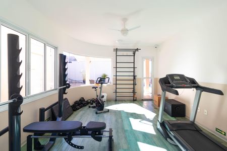 Casa de condomínio à venda com 200m², 3 quartos e 2 vagasÁrea comum - Academia