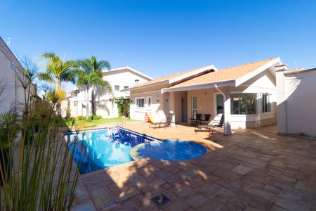 Casa de condomínio à venda com 200m², 3 quartos e 2 vagasÁrea comum - Piscina