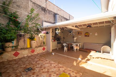 Casa de condomínio à venda com 200m², 3 quartos e 2 vagasQuintal