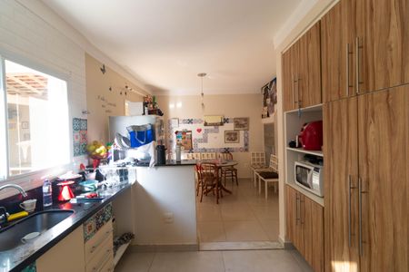 Casa de condomínio à venda com 200m², 3 quartos e 2 vagasCozinha