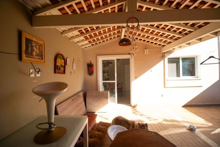 Casa de condomínio à venda com 200m², 3 quartos e 2 vagasChurrasqueira