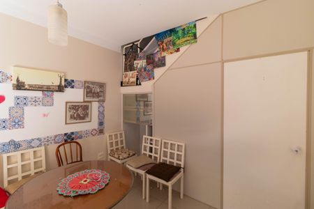 Casa de condomínio à venda com 200m², 3 quartos e 2 vagasCopa