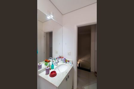 Casa de condomínio à venda com 200m², 3 quartos e 2 vagasBanheiro