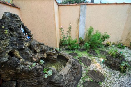 Casa à venda com 170m², 3 quartos e 2 vagas Casa à venda com 170m², 3 quartos e 2 vagasÁrea comum