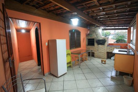 Casa à venda com 170m², 3 quartos e 2 vagas Casa à venda com 170m², 3 quartos e 2 vagasÁrea comum