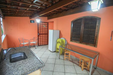 Casa à venda com 170m², 3 quartos e 2 vagas Casa à venda com 170m², 3 quartos e 2 vagasÁrea comum