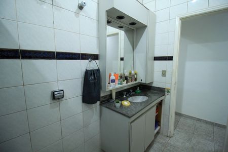 Casa à venda com 170m², 3 quartos e 2 vagas Casa à venda com 170m², 3 quartos e 2 vagasBanheiro