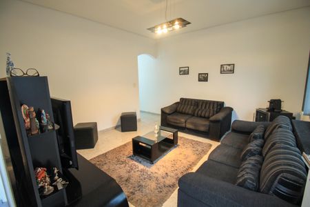 Casa à venda com 170m², 3 quartos e 2 vagas Casa à venda com 170m², 3 quartos e 2 vagasSala