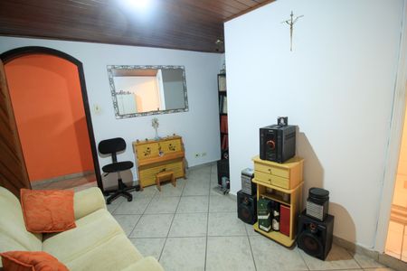 Casa à venda com 170m², 3 quartos e 2 vagas Casa à venda com 170m², 3 quartos e 2 vagasQuarto de Serviço