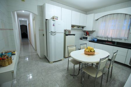 Casa à venda com 170m², 3 quartos e 2 vagas Casa à venda com 170m², 3 quartos e 2 vagasCozinha