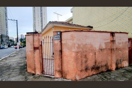 Casa à venda com 170m², 3 quartos e 2 vagas Casa à venda com 170m², 3 quartos e 2 vagasFachada