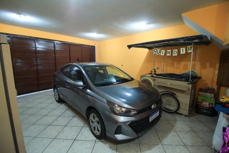 Casa à venda com 170m², 3 quartos e 2 vagas Casa à venda com 170m², 3 quartos e 2 vagasGaragem e Área de Serviço