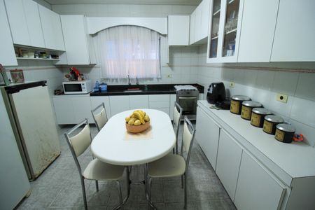 Casa à venda com 170m², 3 quartos e 2 vagas Casa à venda com 170m², 3 quartos e 2 vagasCozinha