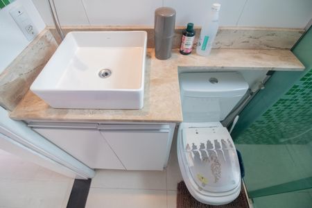 Apartamento à venda com 54m², 2 quartos e 1 vagaBanheiro Social