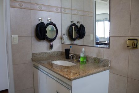 Apartamento à venda com 124m², 3 quartos e 2 vagasBanheiro da Suíte 2