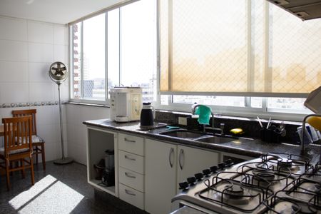 Apartamento à venda com 124m², 3 quartos e 2 vagasCozinha