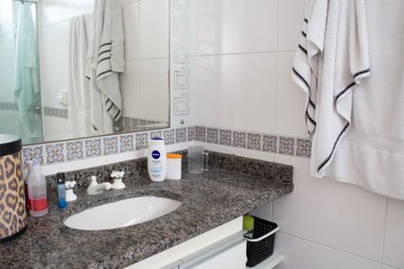 Apartamento à venda com 124m², 3 quartos e 2 vagasBanheiro da Suíte 1