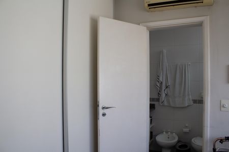 Apartamento à venda com 124m², 3 quartos e 2 vagasSuíte 1