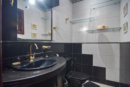 Casa à venda com 400m², 5 quartos e 3 vagas Casa à venda com 400m², 5 quartos e 3 vagasBanheiro 3