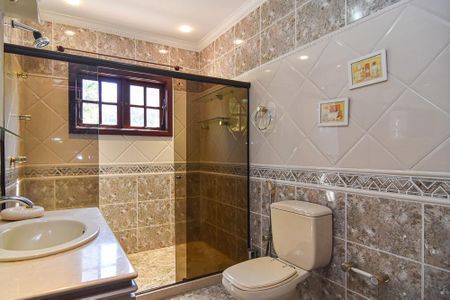 Casa à venda com 400m², 5 quartos e 3 vagas Casa à venda com 400m², 5 quartos e 3 vagasBanheiro Social