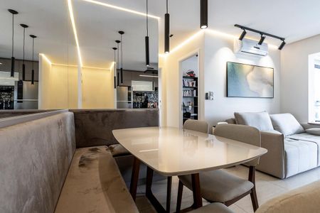 Apartamento à venda com 66m², 2 quartos e 1 vagaSala