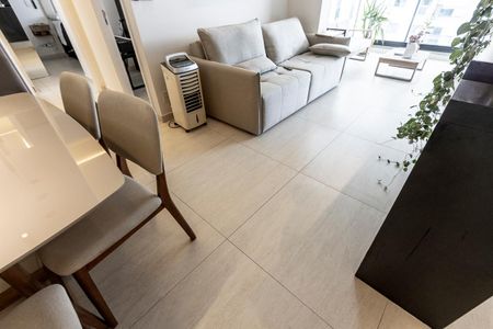 Apartamento à venda com 66m², 2 quartos e 1 vagaSala