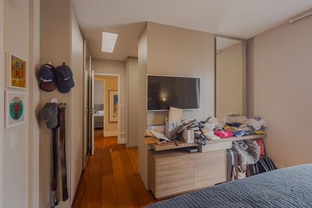 Apartamento à venda com 230m², 3 quartos e 3 vagasSuíte