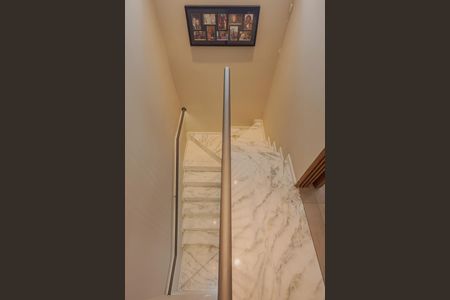 Apartamento à venda com 230m², 3 quartos e 3 vagasEscada