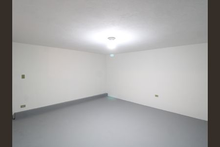 Casa para alugar com 201m², 2 quartos e 4 vagasCasa de baixo - Quarto