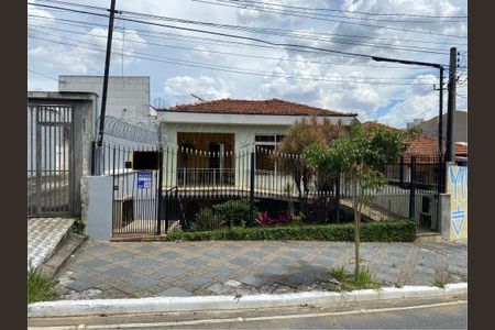 Casa para alugar com 201m², 2 quartos e 4 vagasFachada com plaquinha