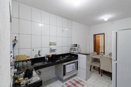 Casa para alugar com 120m², 2 quartos e 2 vagasCozinha
