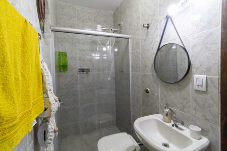 Casa para alugar com 120m², 2 quartos e 2 vagasBanheiro social