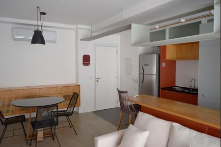 Apartamento para alugar com 72m², 2 quartos e 1 vagaSala
