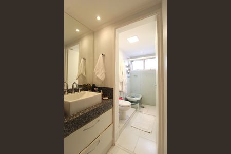 Apartamento à venda com 130m², 3 quartos e 2 vagasBanheiro Social