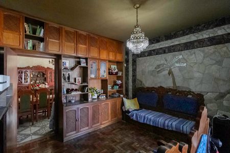 Casa à venda com 155m², 3 quartos e 2 vagas Casa à venda com 155m², 3 quartos e 2 vagasSala